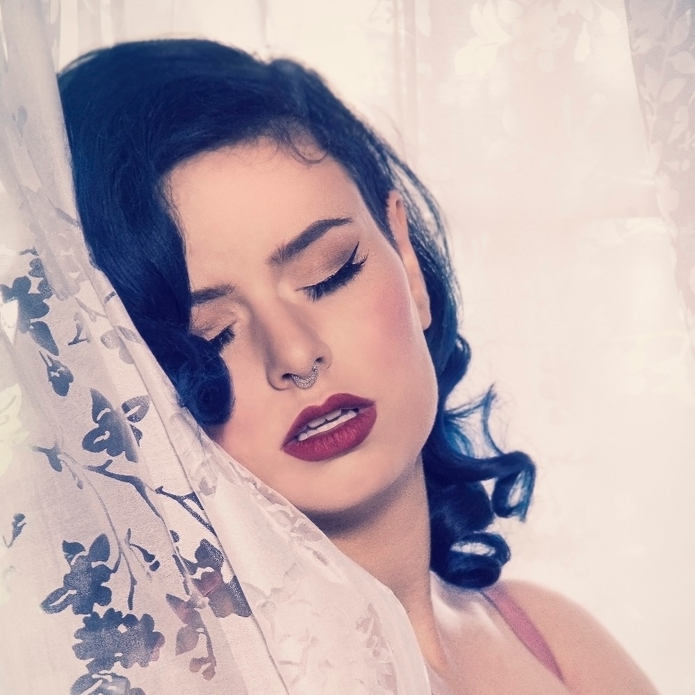 Meet your Posher, Julia